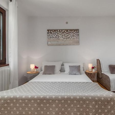 Apartman Turina M Jadranovo Buitenkant foto
